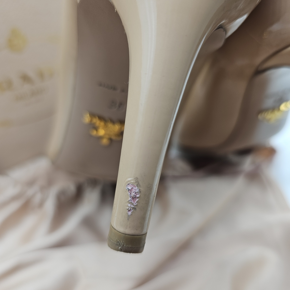 Prada Women's Beige Patent Leather Heels - Picture 7 of 9